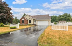 237 Long Meadow Lane, Schenectady, NY 12306