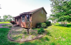 440 Mitchellsville Rd, Carrier Mills, IL 62917
