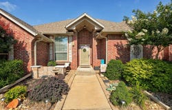 2329 Chase Way, Yukon, OK 73099
