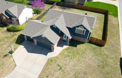 5240 E Ashton Ct, Bel Aire, KS 67220
