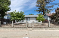 708 SW Bridge Street, Grants Pass, OR 97526