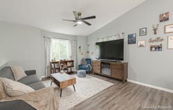806 Grindle Drive SE, Lowell, MI 49331