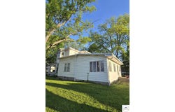 320 S Third Street, Clinton, MO 64735