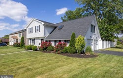 2 ERYNWOOD AVENUE, MARLTON, NJ 08053