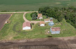 108 S M Rd, Harvard, NE 68944