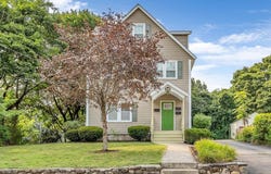 37 Winter St, Franklin, MA 02038