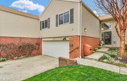 29 Fields E Drive, Champaign, IL 61822