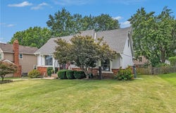 10226 Gillette Street, Lenexa, KS 66215