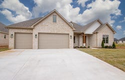 512 Corondelet Lane, Maumelle, AR 72113