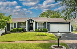 16144 Castlerea Boulevard, Ellisville, MO 63021