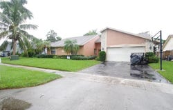 7870 NW 54th St, Lauderhill, FL 33351