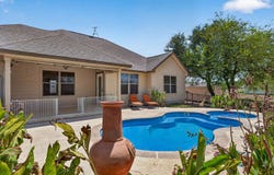 555 CIMARRON SQ, Poteet, TX 78065