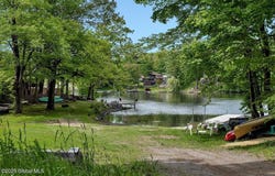 34 Glen Royal Drive, Sand Lake, NY 12018