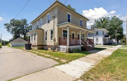 1115 Laurel Avenue, Janesville, WI 53548
