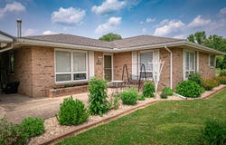 1220 N Meadowbrook Lane, Petersburg, IN 47567