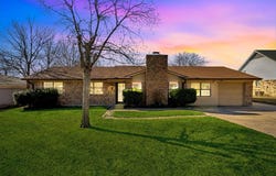 212 Childers Avenue, Benbrook, TX 76126