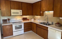 6119 Oakwood Circle, North Ridgeville, OH 44039
