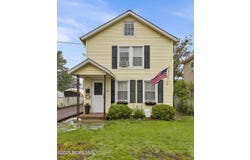 18 Pine Street, Keyport, NJ 07735