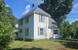 437 N Center Street, Hartford, MI 49057