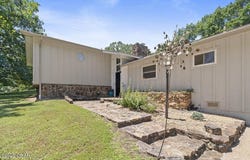 1426 Hawthorne Drive, Neosho, MO 64850