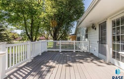 1208 HAMPSHIRE Cir, Luverne, MN 56156