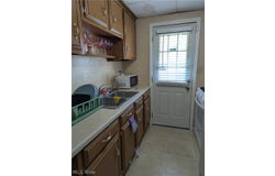 1490 - 1492 E 250th Street, Euclid, OH 44117