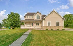8327 Parkside Drive, Grand Blanc, MI 48439