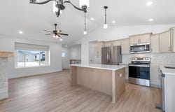 8617 E Chris St, Bel Aire, KS 67226