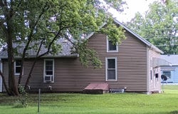 409 3rd St NW, Hampton, IA 50441