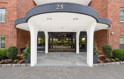 25 Chapel Place, Great Neck, NY 11021