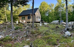 4 Wolf Run, Burlington, ME 04417