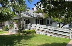 300 W 17th Ave, Hutchinson, KS 67501