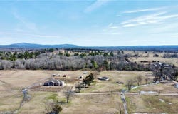 1564 White Oak  RD, Waldron, AR 72958