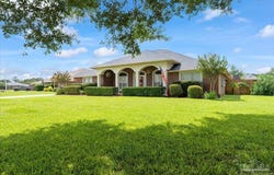 5468 Covered Bridge Ln, Pace, FL 32571