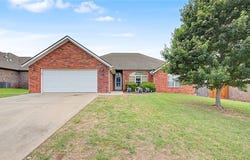 211 Monroe Street, Centerton, AR 72719