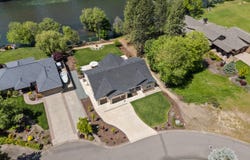 1060 Anglers Place, Shady Cove, OR 97539