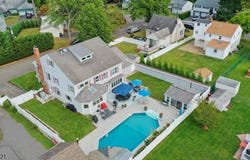 44 Shetland Dr, Clark Twp., NJ 07066-2329