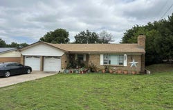 202 Circle Dr, Guymon, OK 73942