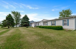156 S 200 W, Valparaiso, IN 46385