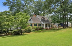 5622 Williamsburg Drive, Norcross, GA 30093