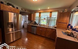 202 N Clark Street, Winfield, IA 52659