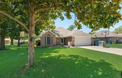 104 E North Street, Aubrey, TX 76227
