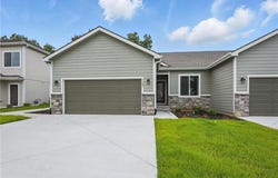 789 Highland Drive, Edwardsville, KS 66111