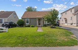 89 Windsor Road, Pawtucket, RI 02861