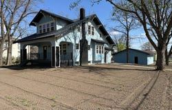 815 Lincoln Ave., Hebron, NE 68370