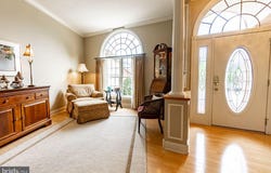 2 OAK CIRCLE, HANOVER, PA 17331
