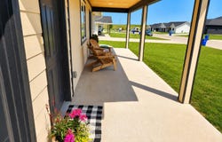 2009 Walnut St., Hull, IA 51239