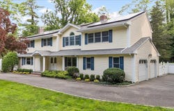306 Southdown Road, Lloyd Harbor, NY 11743
