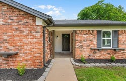 1013 Springdale Road, Bedford, TX 76021