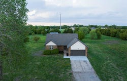 13610 E Deerfield Trl, Derby, KS 67037